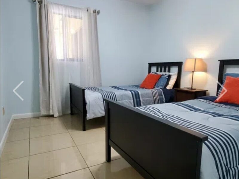 Reasonably Priced, Very central located in heart of North Miami Beach, pool heat