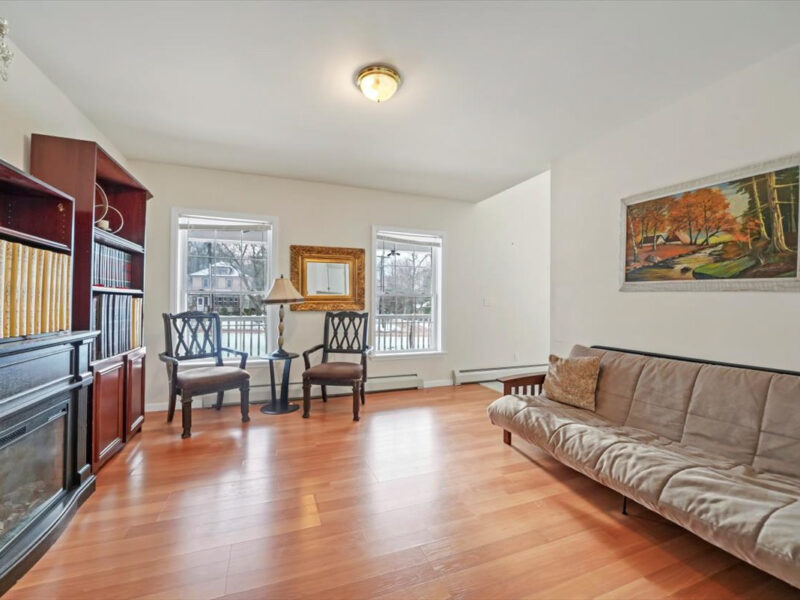 South Fallsburg 4 bedrooms 3 bathrooms sleeps 11