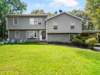 South Fallsburg Villa 9 bedroom 6 bath sleeps 24+