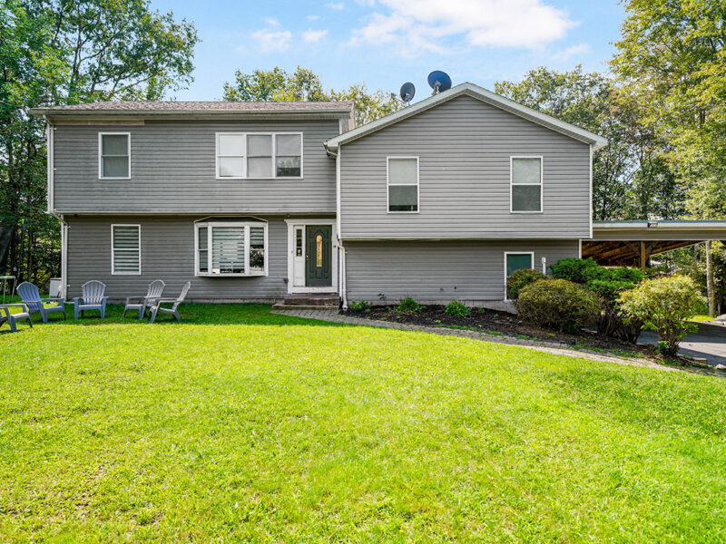 South Fallsburg Villa 9 bedroom 6 bath sleeps 24+